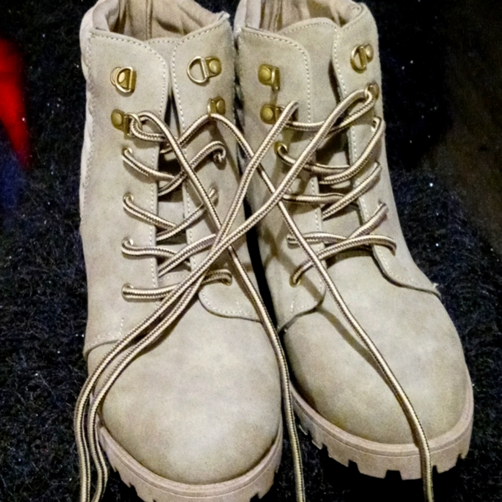 Boots - Picture 1 of 5